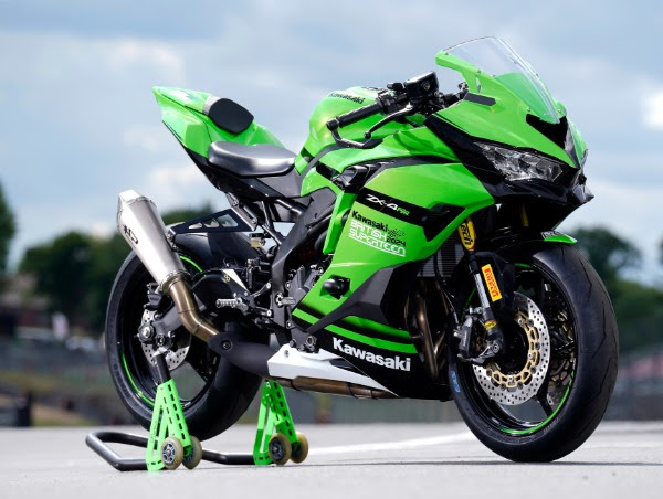 2024 Kawasaki ZX-4RR Superteens bike set for Thruxton demo laps